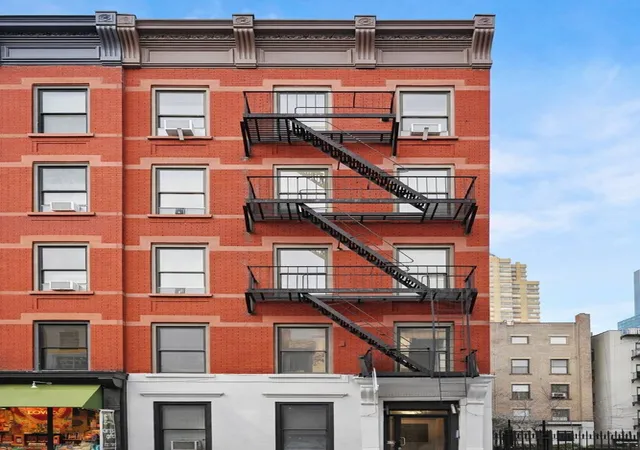 1st image of 351 W 47th St, New York, NY 10036 | MLS# RLS20099602