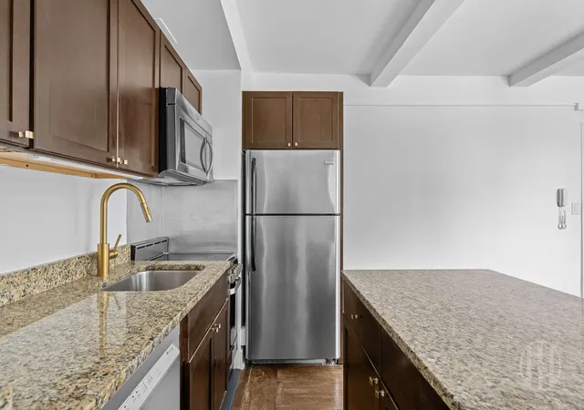 Listing Photo 4 - Condo for sale in building located at 325 W 45Th St, New York City, NY 10036 - Unit #1020