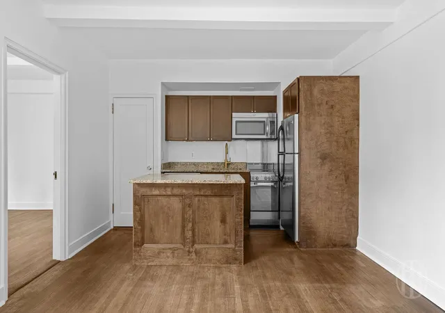 Listing Photo 5 - Condo for sale in building located at 325 W 45Th St, New York City, NY 10036 - Unit #1020