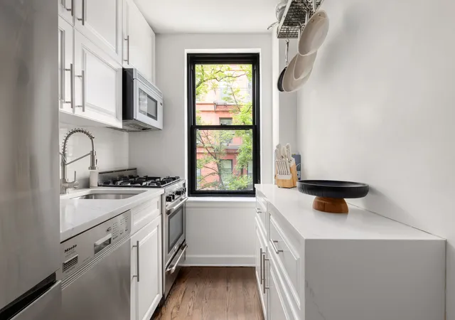 Photo 3 of Sale Pending at 81 Bedford St #4B, New York, NY 10014 | MLS# RLS20099787 | Listing updated on 2026-07-17