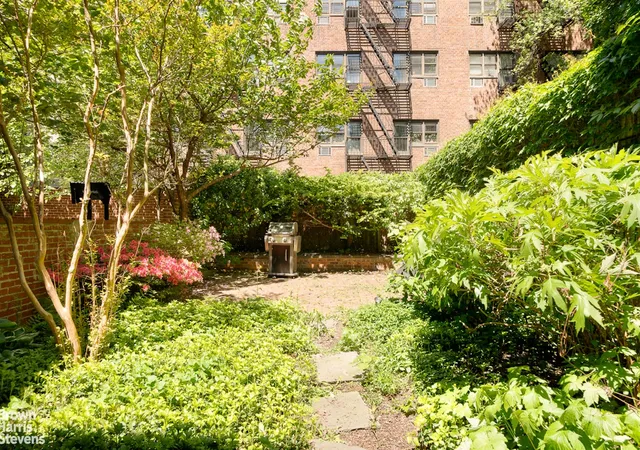 2nd image of 345 E 84th St, New York, NY 10028 | MLS# RLS20099813