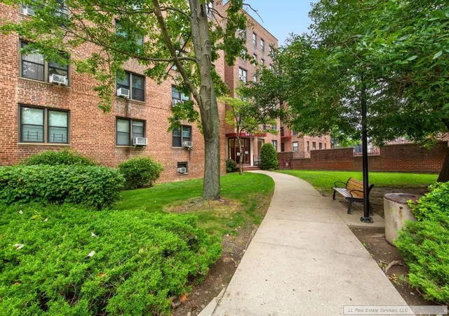 2nd image of 150 29 72nd Rd #C, Flushing, NY 11367 | MLS# RLS20099836