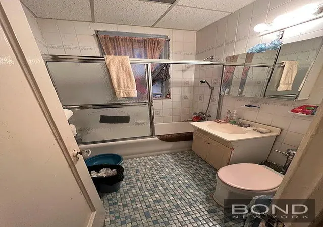 2nd image of 135 E 92nd St, Brooklyn, NY 11212