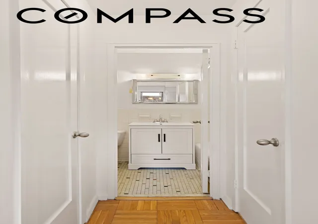 2nd image of 150 E 37Th St, New York City, NY 10016