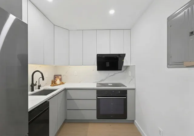 4th image of 28-08 21St St #7-D, Astoria, NY 11102 | MLS# RLS20100081
