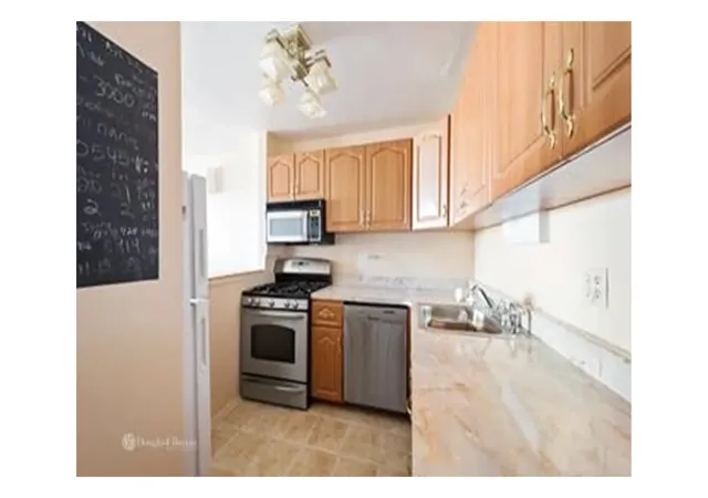 Homes for sale in New York City, NY | 300 W 110Th St #15A, New York City, NY 10025 | MLS# RLS20100115