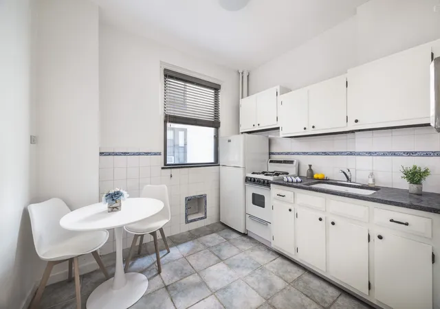 Listing Photo 5 - Condo for sale in building located at 201 W 89Th St, New York City, NY 10024 - Unit #4C