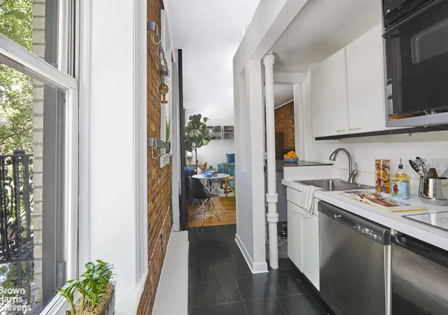 Photo 3 of Sale Pending at 124 Thompson St #9, New York City, NY 10012 | MLS# RLS20100135 | Listing updated on 2026-08-03