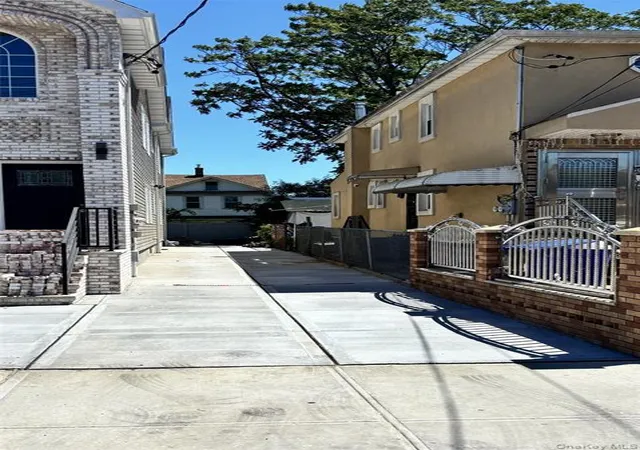 3rd image of 122-21 Long St, New York City, NY 11434 | MLS# RLS20100146