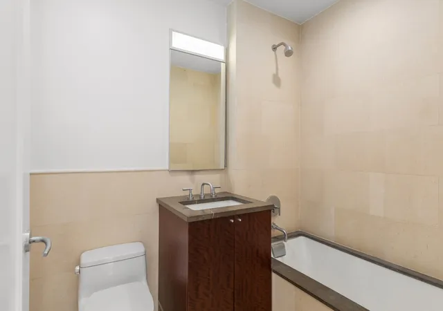 2nd image of 3220 Arlington Ave, New York City, NY 10463