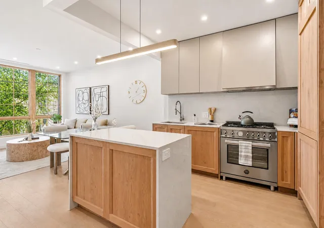 3rd image of 176 Frost St, New York City, NY 11211