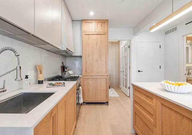 4th image of 176 Frost St, New York City, NY 11211