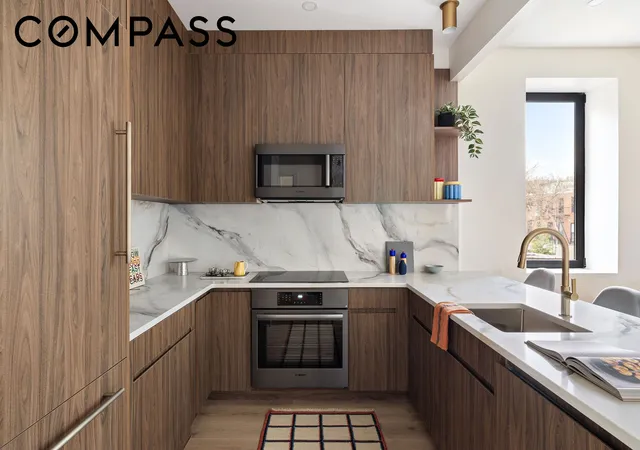 2nd image of 124 Washington Ave, New York City, NY 11205