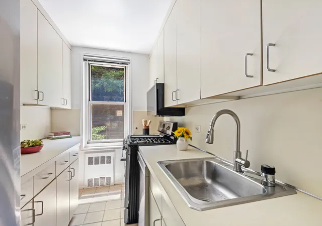 4th image of 309 E 87Th St #2P, New York, NY 10128 | MLS# RLS20100368