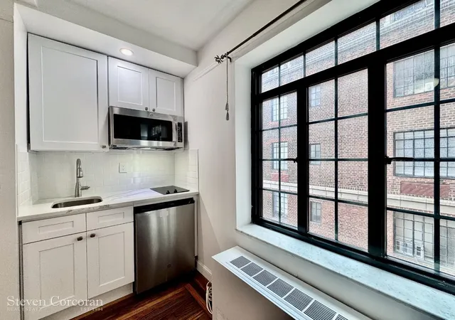 2nd image of 25 Tudor City Pl #1910, New York, NY 10017 | MLS# RLS20100380