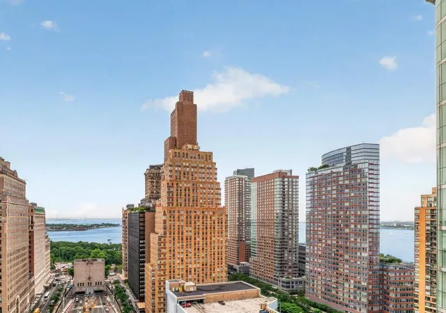 9th image of 88 Greenwich St #2008, New York City, NY 10006 | MLS# RLS20100428