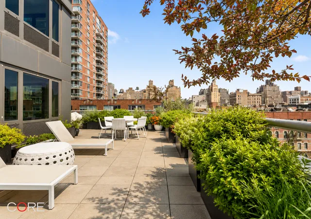 Listing Photo 4 - Condo for sale in building located at 305 W 16Th St, New York, NY 10011 - Unit #6D