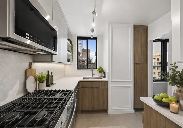 Listing Photo 4 - Condo for sale in building located at 309 E 49Th St, New York, NY 10017 - Unit #11C