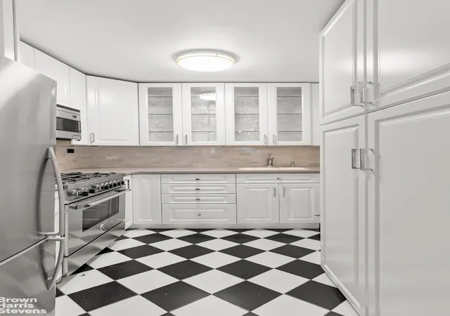 3rd image of 7 E 35Th St #10E, New York, NY 10016 | MLS# RLS20100562