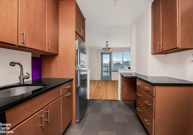 5th image of 2500 Johnson Ave #3S, Bronx, NY 10463 | MLS# RLS20100567