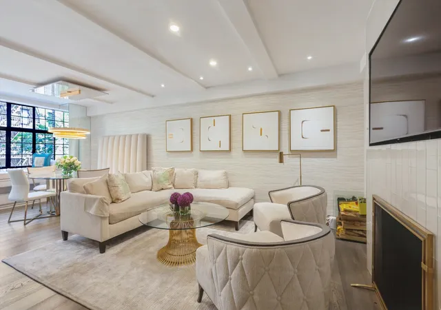 3rd image of 230 E 50Th St, New York, NY 10022