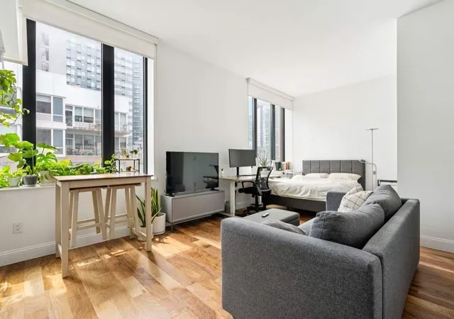 3rd image of 42-14 Crescent St #10D, Long Island City, NY 11101 | MLS# RLS20100601