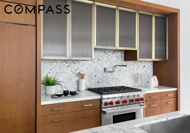 Photo 4 of House for sale at 100 Barclay St #12K, New York City, NY 10007 | MLS# RLS20100674 | Listing updated on 2026-07-29