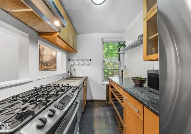 3rd image of 340 Haven Ave #1S, New York, NY 10033 | MLS# RLS20100717