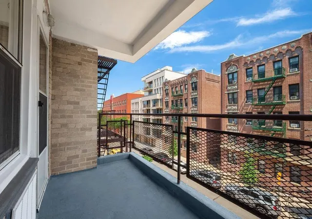 4th image of 30-44 29Th St, New York City, NY 11102