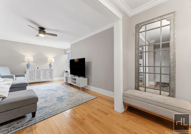 4th image of 39-60 52Nd St, New York, NY 11377