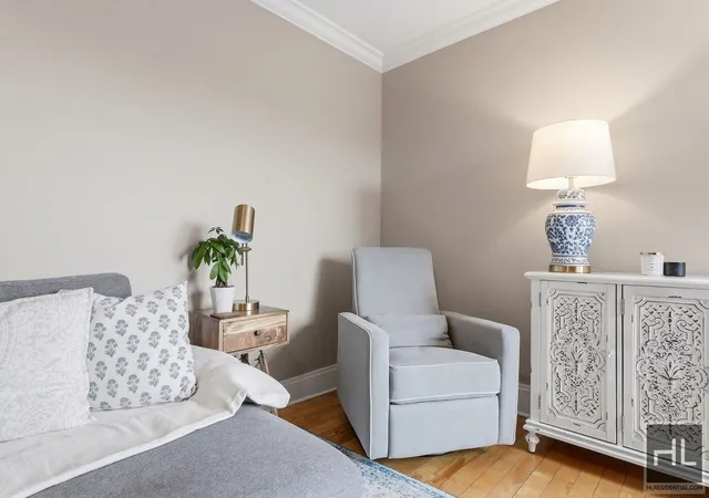 5th image of 39-60 52Nd St, New York, NY 11377