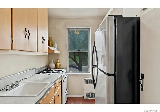 3rd image of 800 Grand Concourse, New York, NY 10451