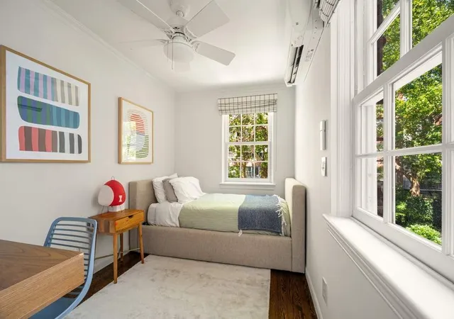 2nd image of 349 W 21st St, New York, NY 10011