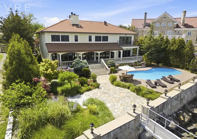 1st image of 3411 Country Club Rd, New York City, NY 10465 | MLS# RLS20101003