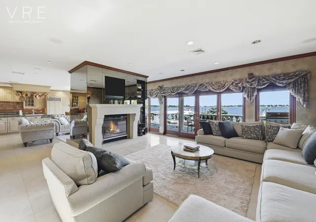 3rd image of 3411 Country Club Rd, New York City, NY 10465 | MLS# RLS20101003