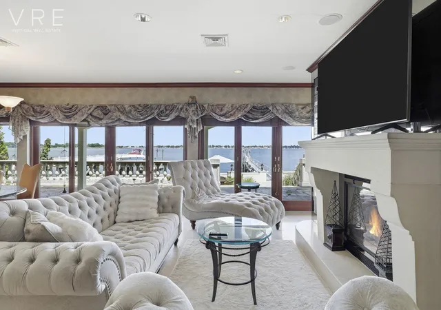4th image of 3411 Country Club Rd, New York City, NY 10465 | MLS# RLS20101003