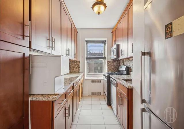 5th image of 63-33 98Th Pl #6Q, Rego Park, NY 11374 | MLS# RLS20101073