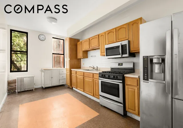 3rd image of 1098 Jefferson Ave, Brooklyn, NY 11221 | MLS# RLS20101275