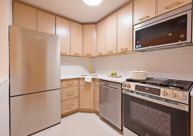 Photo 3 of Condo for sale at 415 Beverley Rd #1R, Brooklyn, NY 11218 | MLS# RLS20101342 | Listing updated on 2026-07-05