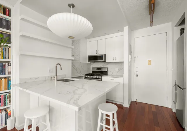 Photo 2 of Sale Pending at 233 E 86th Street #3B, New York, NY 10028 | MLS# RLS20101365 | Listing updated on 2026-07-24