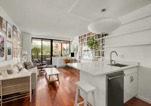 Photo 3 of Sale Pending at 233 E 86th Street #3B, New York, NY 10028 | MLS# RLS20101365 | Listing updated on 2026-07-24