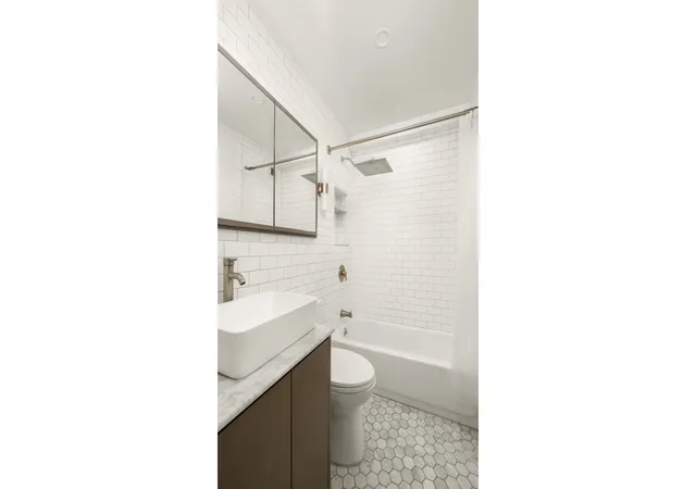 Photo 3 of Sale Pending at 233 E 86th Street #3B, New York, NY 10028 | MLS# RLS20101365 | Listing updated on 2026-07-24