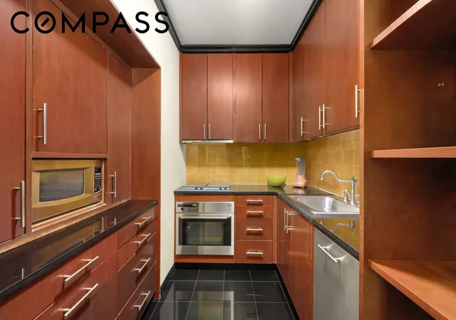 3rd image of 3 Hanover Sq #13C, New York, NY 10004 | MLS# RLS20101489