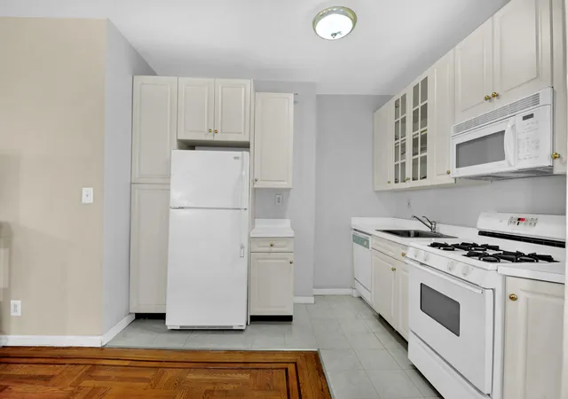 2nd image of 7101 Shore Rd #3A, Brooklyn, NY 11209 | MLS# RLS20101496