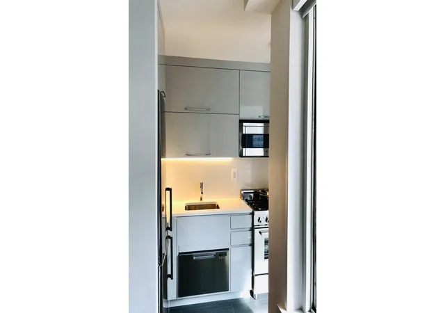 Listing Photo 2 - Condo for sale in building located at 1160 3Rd Ave, New York City, NY 10065 - Unit #4G