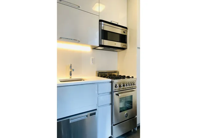 Listing Photo 3 - Condo for sale in building located at 1160 3Rd Ave, New York City, NY 10065 - Unit #4G