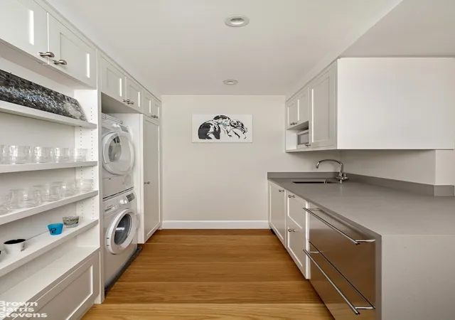 2nd image of 2 E End Ave, New York, NY 10075
