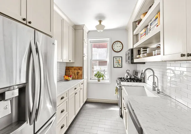 Photo 3 of House for sale at 25 Plaza St W #2J, Brooklyn, NY 11217 | MLS# RLS20101708 | Listing updated on 2026-07-12