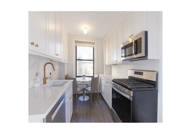 5th image of 179 E 79Th St, New York City, NY 10075