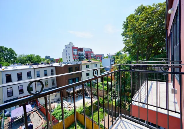 Listing Photo 4 - Condo for sale in building located at 626 Greene Ave, Brooklyn, NY 11221